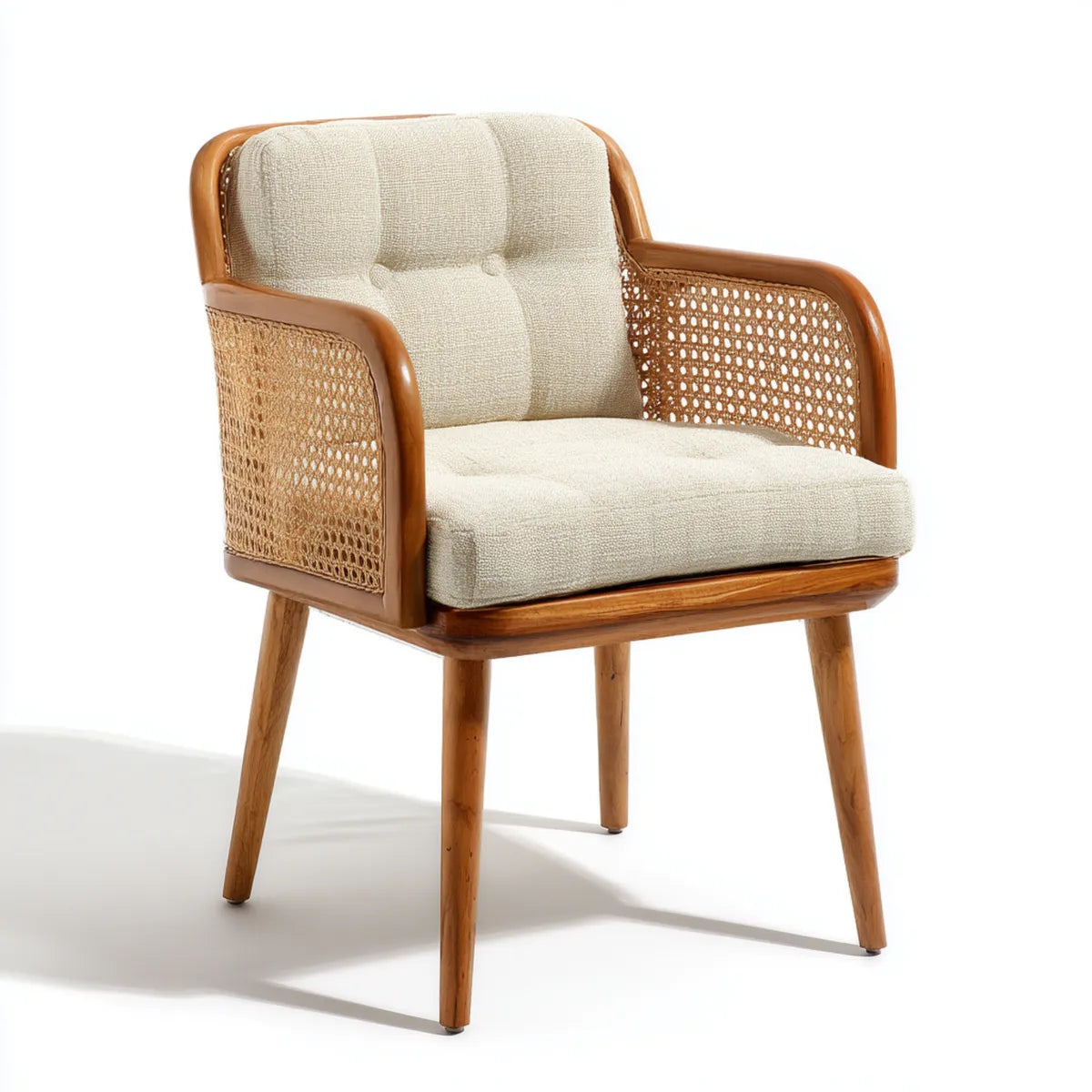 Poltrona soggiorno beige con braccioli in legno massello e rattan 67 x 73 x 82 cm